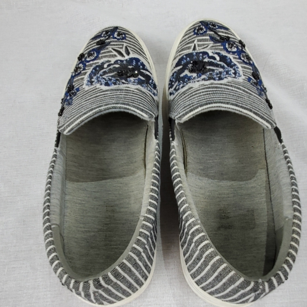 Nine West grey sneakers with embellishments - Picture 6 of 8